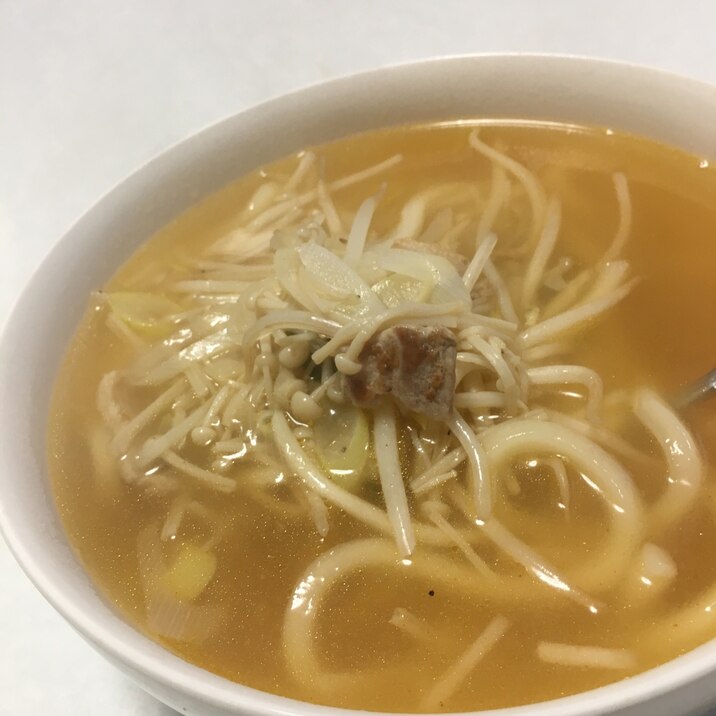 辛味噌味のピリ辛うどん